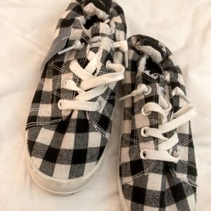 Buffalo plaid tennis shoes, size 8
